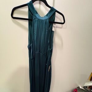 Emerald green size M midi dress